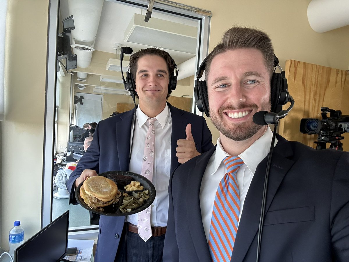 North South BBQ Bowl 🍗🐷

.<a href="/CSU_FB/">Charleston Southern Football</a> looks to notch its first @BigSouthOVCFB win of the season against familiar foe, Gardner-Webb.

The Buccaneers and Runnin’ Bulldogs battle it out on ESPN+

Join <a href="/JDelongchamps/">Jack DeLongchamps</a> and I on the call 🏈🎙️