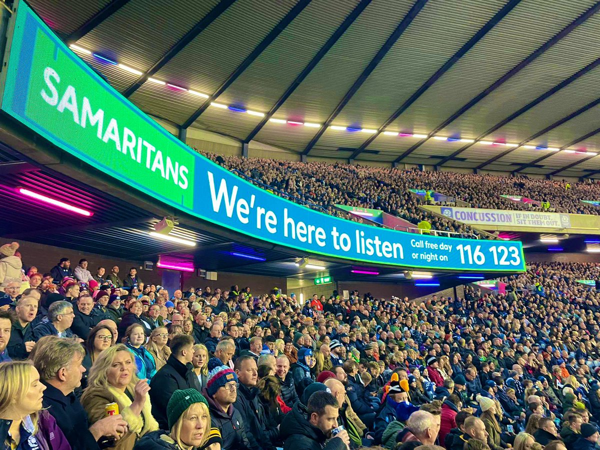 📸  Great to see our signposting banners displayed around Murrayfield today! 

We’re here to listen 24/7 💚