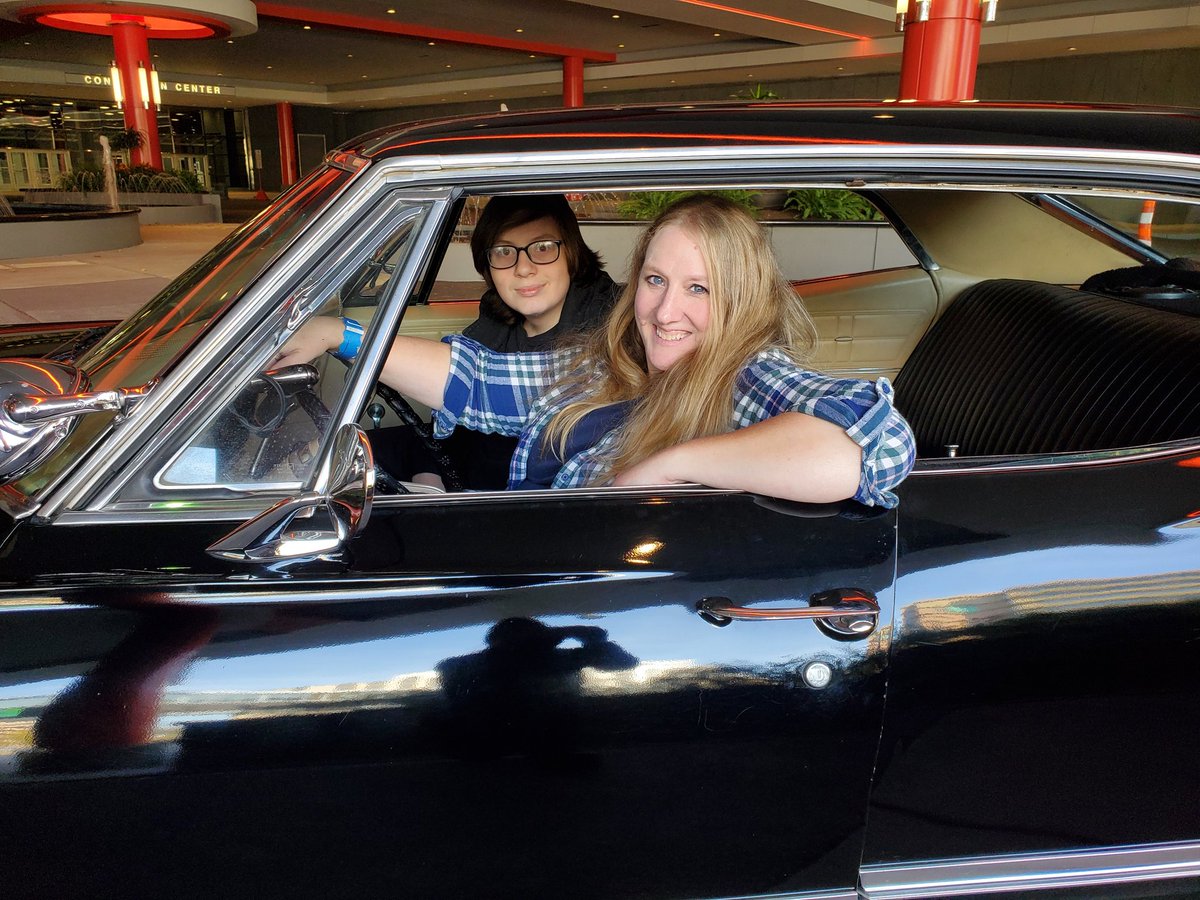 Jenni with an I tweet media