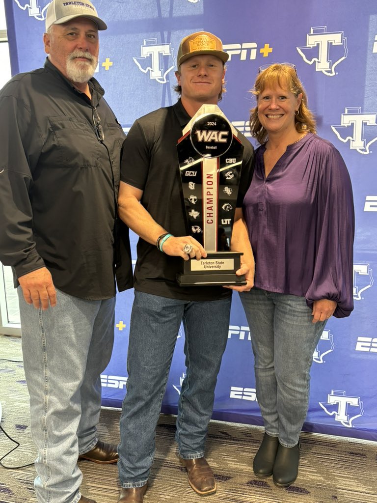 Rtdrake3's tweet image. Adding some jewelry to trophy cabinet. 24 WAC CHAMPS