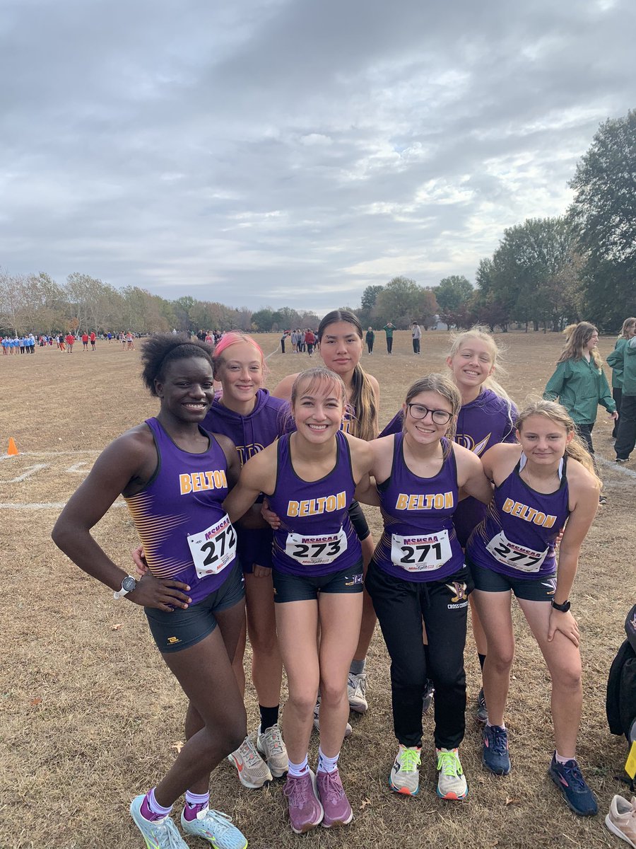 belton_cross's tweet photo. We wrapped up our season this morning at the Class 5 District 2 meet in Bolivar! 4 PRs: Neuman, Clutter, Harleman, and Cortez. Great season guys! https://t.co/yE9vEIuA82