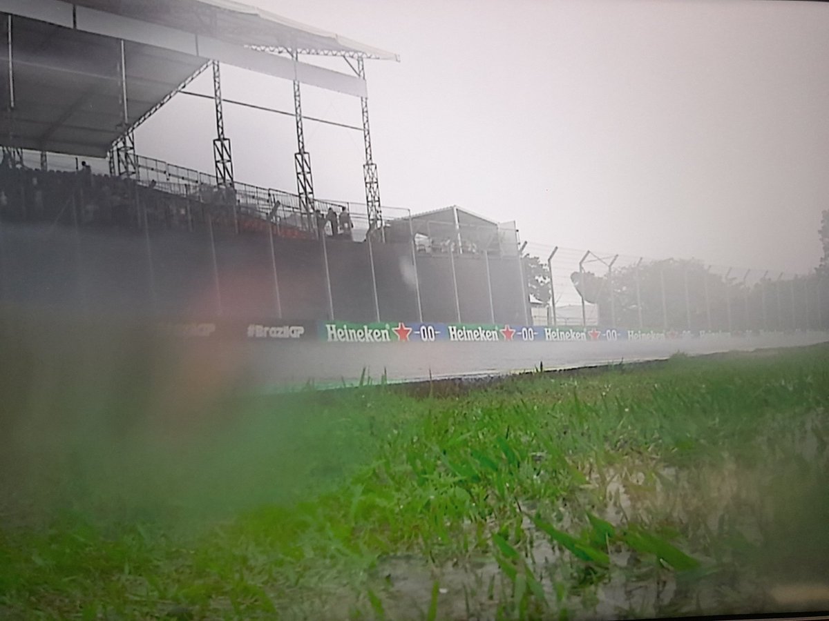 Diezgan droši, ka F1 kvalifikācija šovakar nesāksies plānotajā laikā 😄