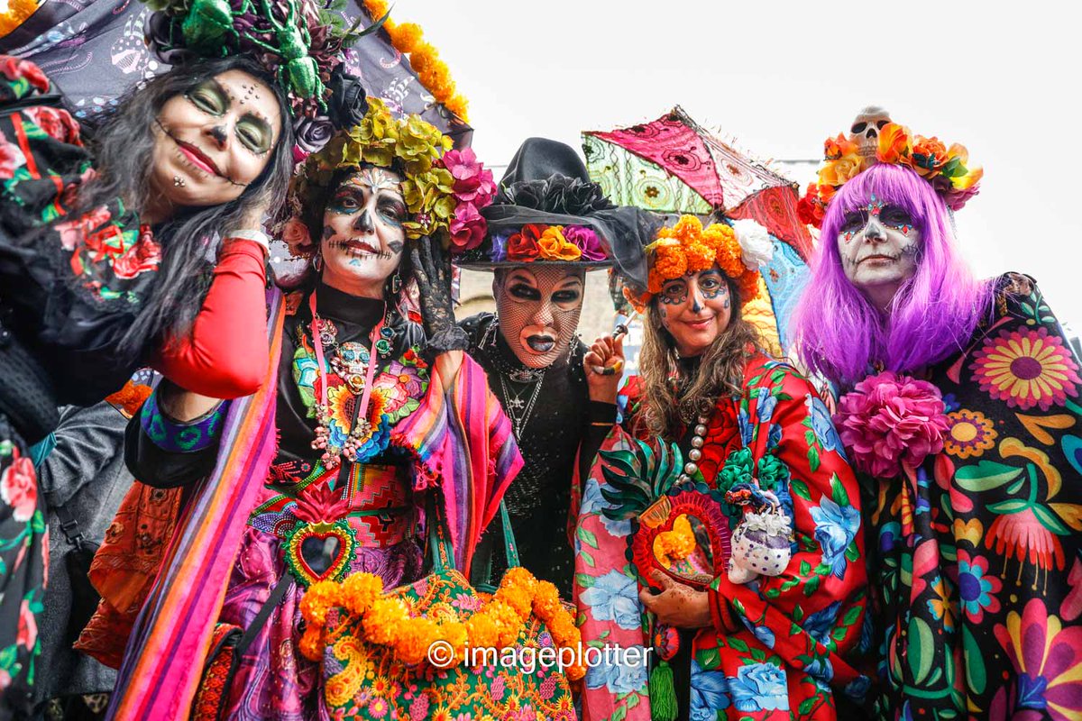 imageplotter's tweet photo. And a few shots of the #DayOfTheDead #DiaDeMuertos festival in #ColumbiaRoad today. Very colourful and friendly, but a little disorganised this year. Lovely family fun though, especially for all the kids attending. Pics also at the agencies. 🐈⬛ https://t.co/KolNLtJrkM