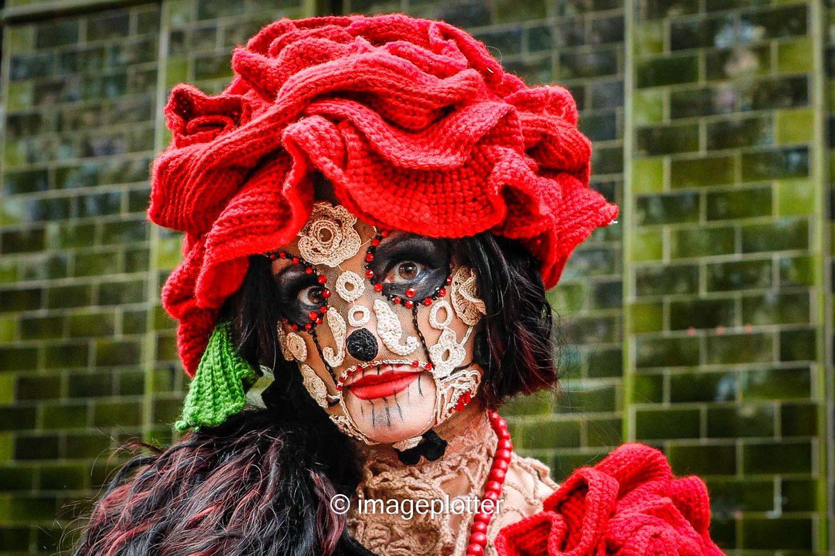 imageplotter's tweet photo. And a few shots of the #DayOfTheDead #DiaDeMuertos festival in #ColumbiaRoad today. Very colourful and friendly, but a little disorganised this year. Lovely family fun though, especially for all the kids attending. Pics also at the agencies. 🐈⬛ https://t.co/KolNLtJrkM