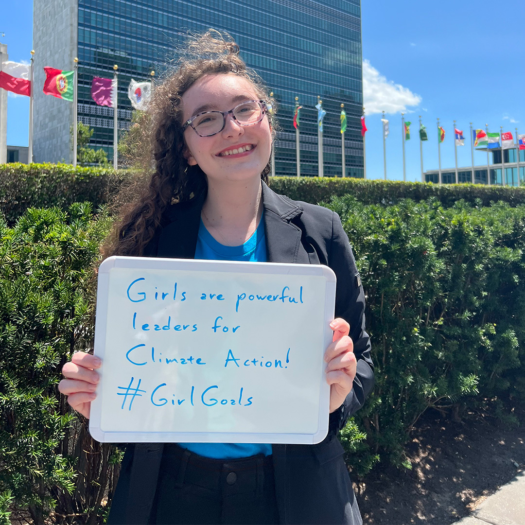 UNICEF's tweet photo. Meet Clara, 17, a UNICEF Youth Advocate from Canada.

She wants the world to know that girls have the vision, courage and determination to lead the charge against climate change.

Tag the climate activists you support and let's amplify their voices. #GirlGoals https://t.co/ZD891LTyFB
