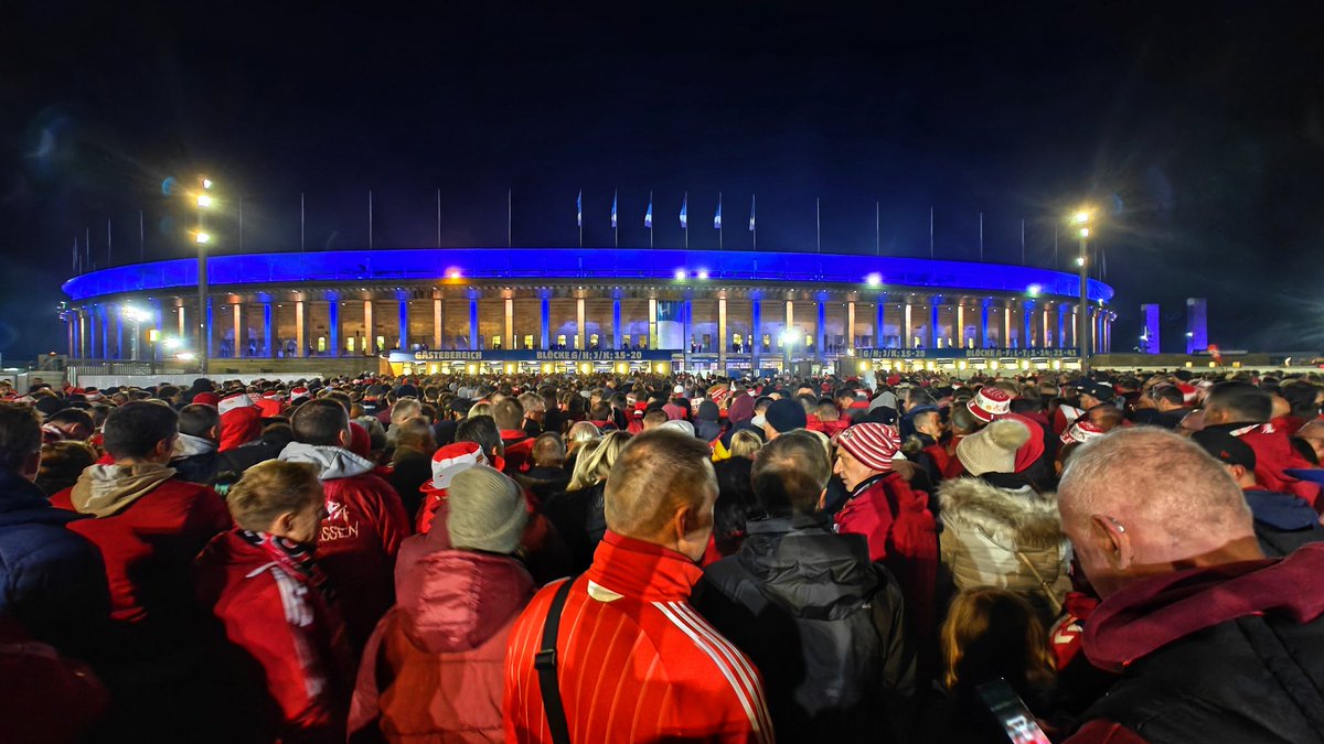 Unglaublich was hier los ist! Wir kommen mit alle Mann vorbei! 
#effzeh
#BSCKOE