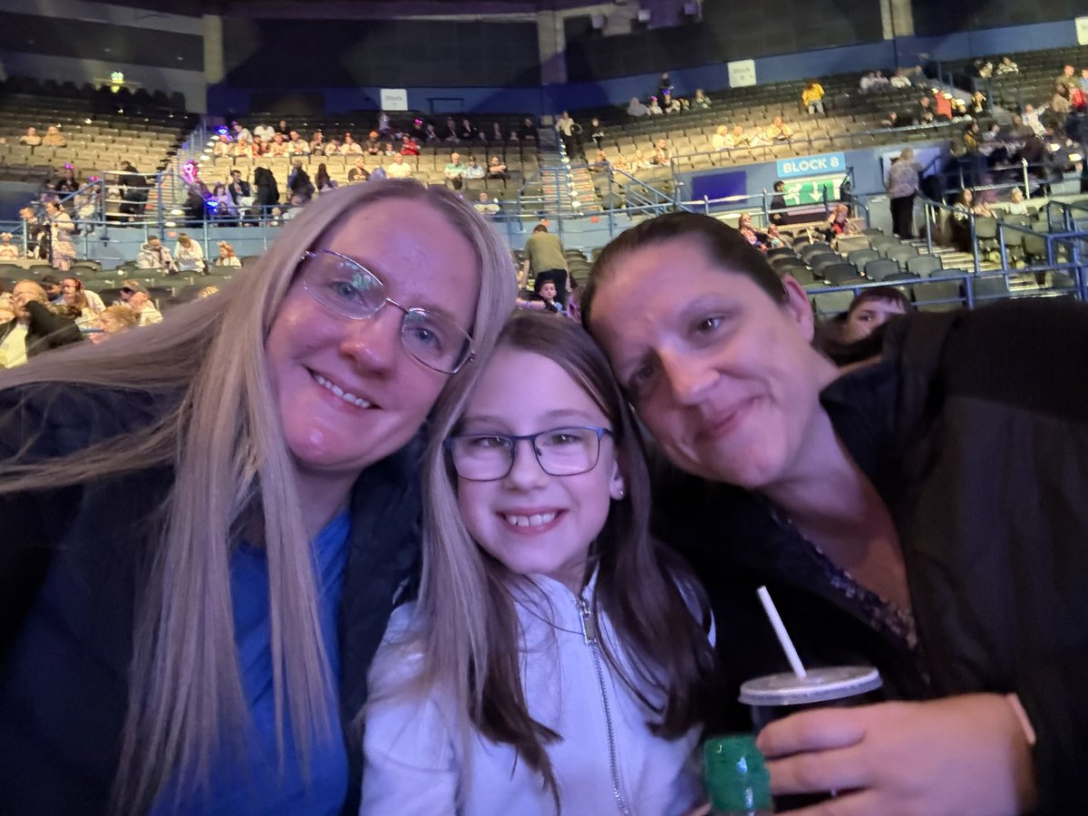 MandyKing84's tweet photo. #DisneyOnIce https://t.co/DRdrnHhF7T