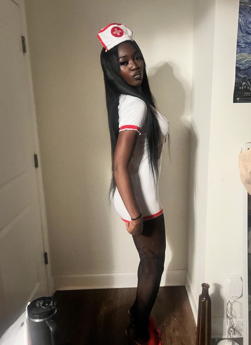 MelaniaStamp's tweet photo. halloween dump https://t.co/56JQlUUeV1