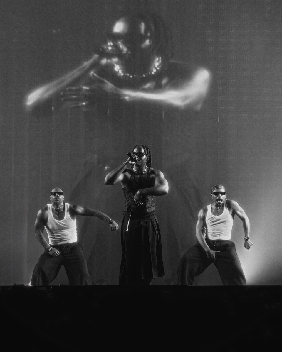 marquisecmiller's tweet photo. CHANNEL TRES IN #maisonmartinmargiela and #ashtonmichael by MARQUISE MILLER AND AARON CHRISTMON https://t.co/9AGrmWyMZ9