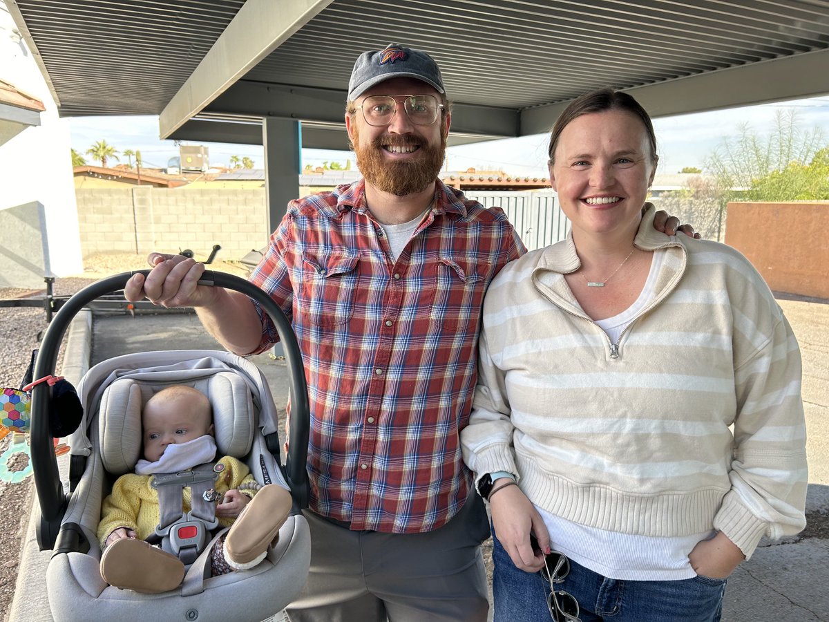 How fun to have families out knocking on doors for our #LD4 Team this weekend! ⁦⁦<a href="/KelliButlerAZ/">Kelli Butler</a>⁩ ⁦@ChristinePMarsh⁩