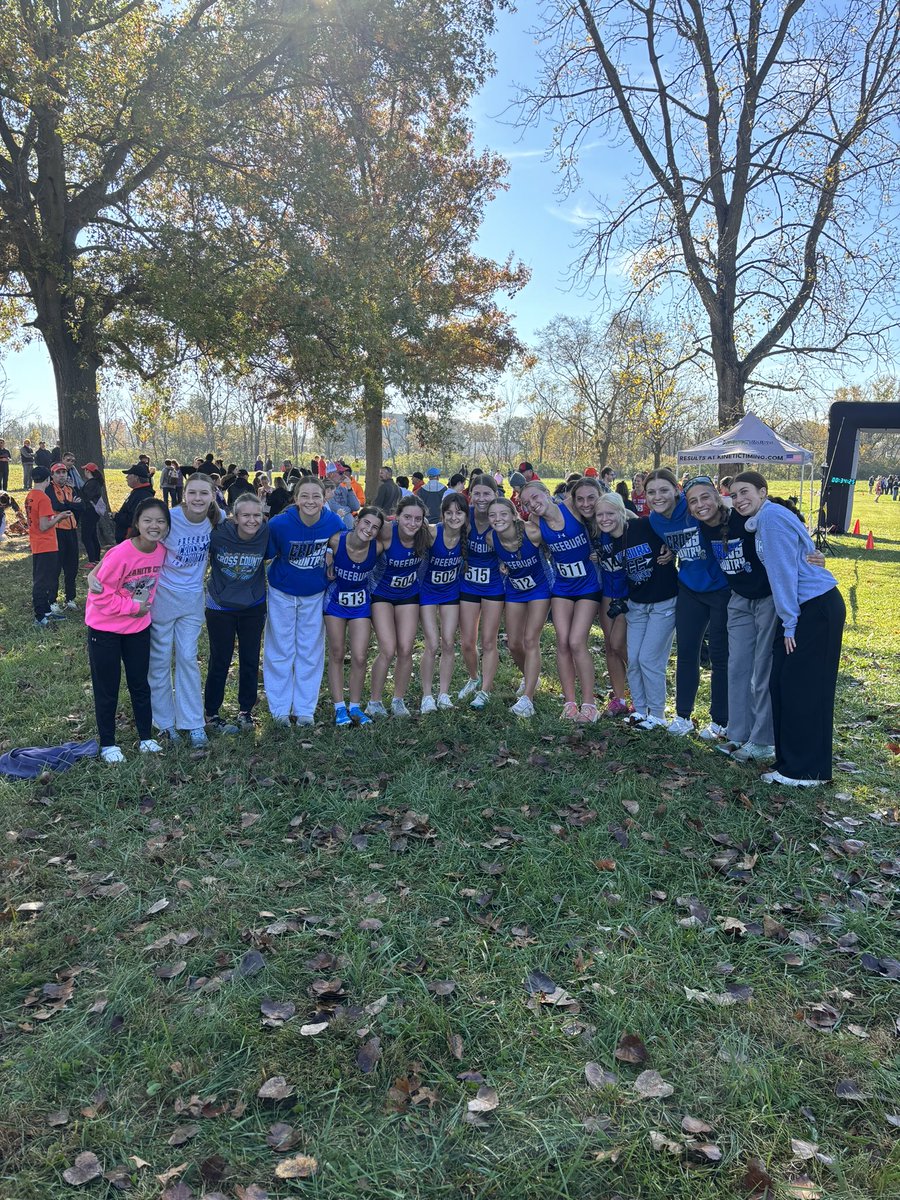 FreeburgCC's tweet image. Our runners laid it all out on the course today at Sectionals!
Our Girls team ran their hearts out as a group! They finished 15th overall.
In the Boys’ race, Mark Rozhon represented FCHS individually and finished 28th overall, finishing with a time of 16:04.39!
So proud!!
