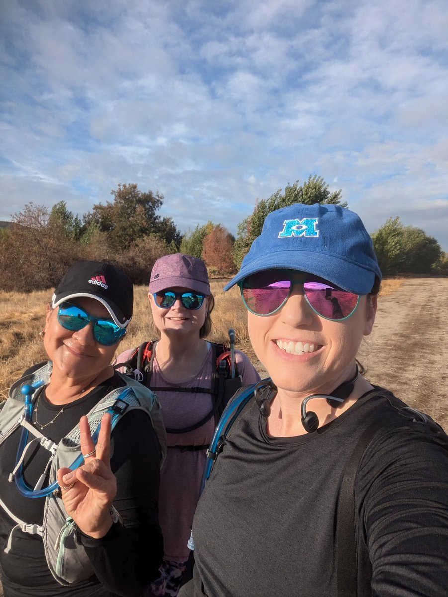 sublunaire's tweet photo. Attempted a trail run but it was half hike half jog . https://t.co/a3PEA92JQU