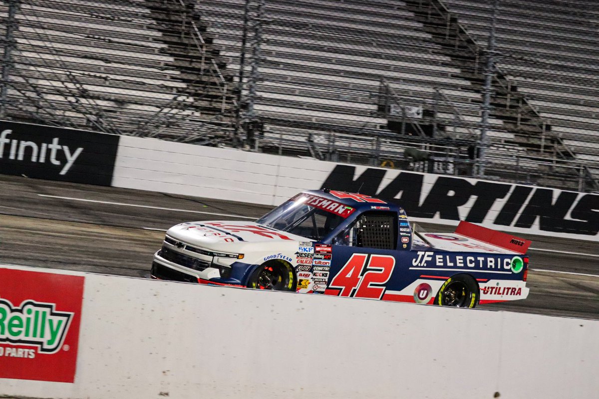 NieceMotorsport's tweet photo. .@MartinsvilleSwy is never short of drama!
Read our #ZIP200 race recaps 👉 https://t.co/fWYm4ifR8Y
#PressTheAttack | #TeamChevy https://t.co/MtTG5TYN9z