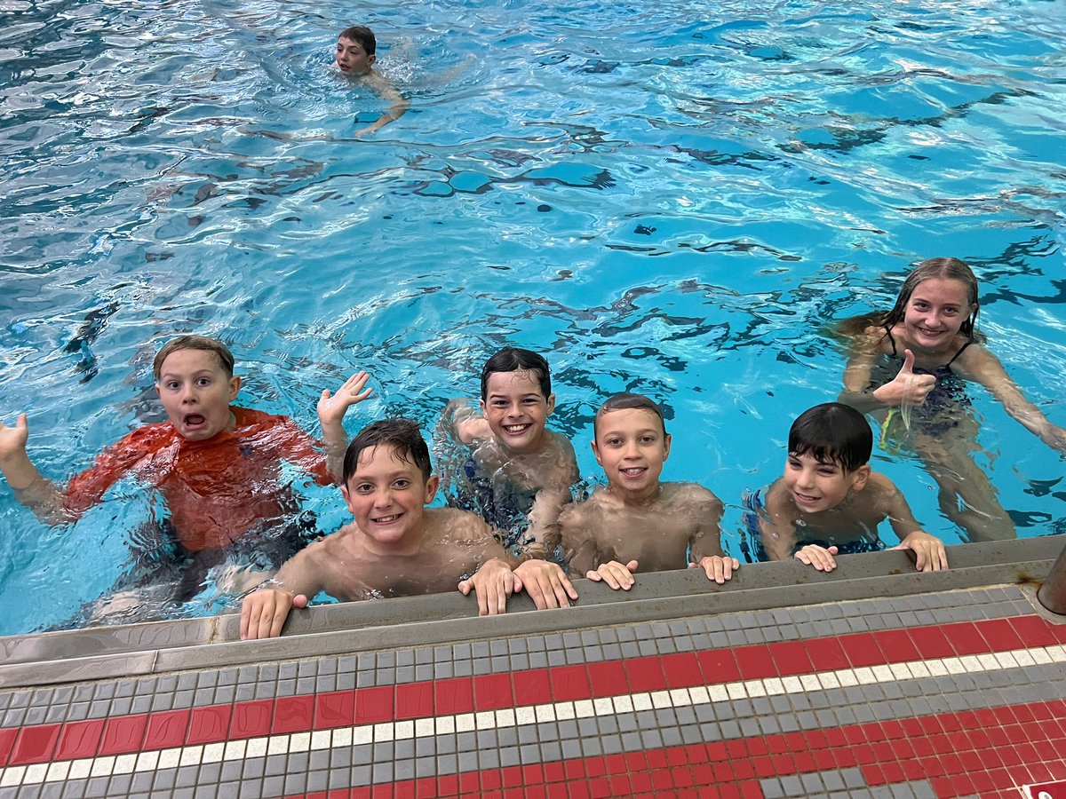 cate_pichany's tweet image. Friday fun at WMS!  #wcsdletsgo
