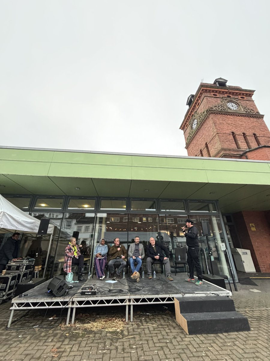 Brilliant food for thought from the @Feasteduk Panel Discussion this afternoon in Stoke - with our co-director Nana doing a fantastic job of sharing our work to bring food education, access and joy to our street -a core part of our programme -important #foodjustice conversations