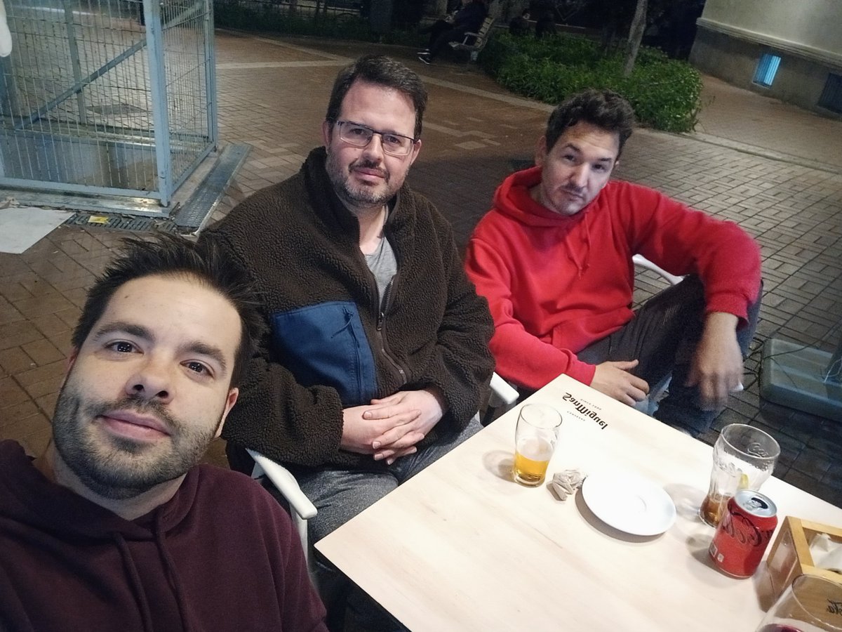 Me encantan las tardes así featuring 
<a href="/albertoLezaun/">Alberto Lezaun</a> <a href="/david_poley/">David Poley Vicente</a>