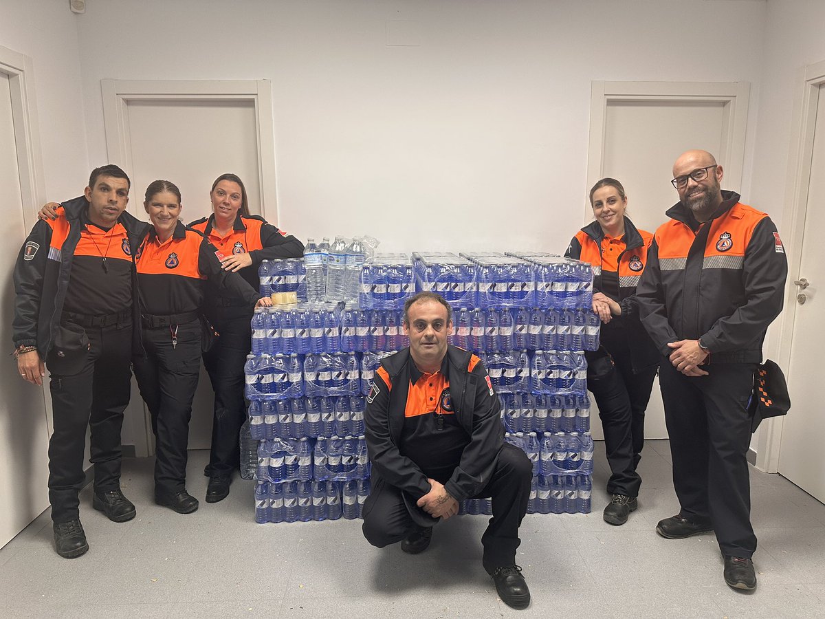 PCHumanesMadrid's tweet photo. 🌊❤️ ¡Es impresionante ver cómo el pueblo de Humanes se vuelca con tanta generosidad en ayuda humanitaria para los afectados por las inundaciones en Valencia! 

🙌✨ La solidaridad y empatía de esta comunidad son realmente dignas de admiración 👏💪.

Gracias a todos https://t.co/87OqTTEMIq