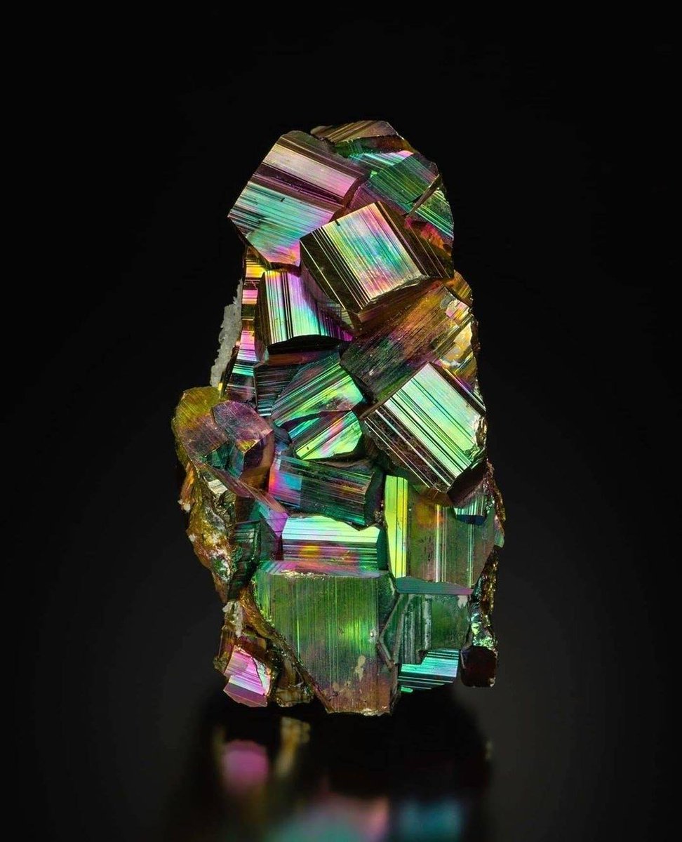 GeologyTime's tweet photo. Absolutely Beautiful Iridescent Pyrite From the Fina 1 Mine, near Racracancha, in Peru!

Photo  📷 Blake Barnett https://t.co/fok32mRzub