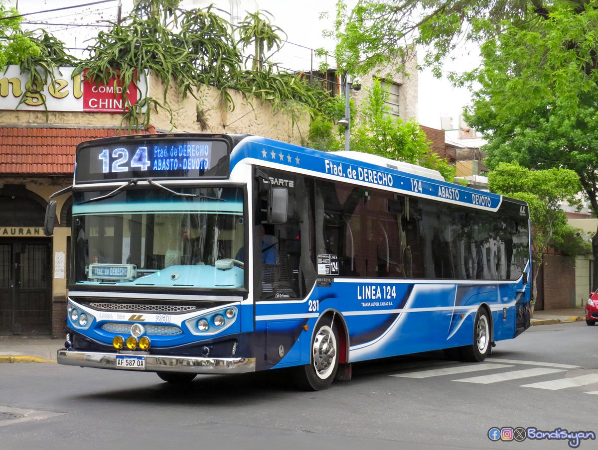 BondisYan's tweet photo. Línea ❶❷❹ / Interno 231 / Ugarte EUROPEO V / Mercedes-Benz OH 1721L-SB.
.
.
.
.
#linea124 #linea12 #tacallao #mercedesbenz #mercedesbenzbus #oh1721 #ugarte #ugarteeuropeo #coletivo #bus #flores https://t.co/Z5Ia1W4OTq