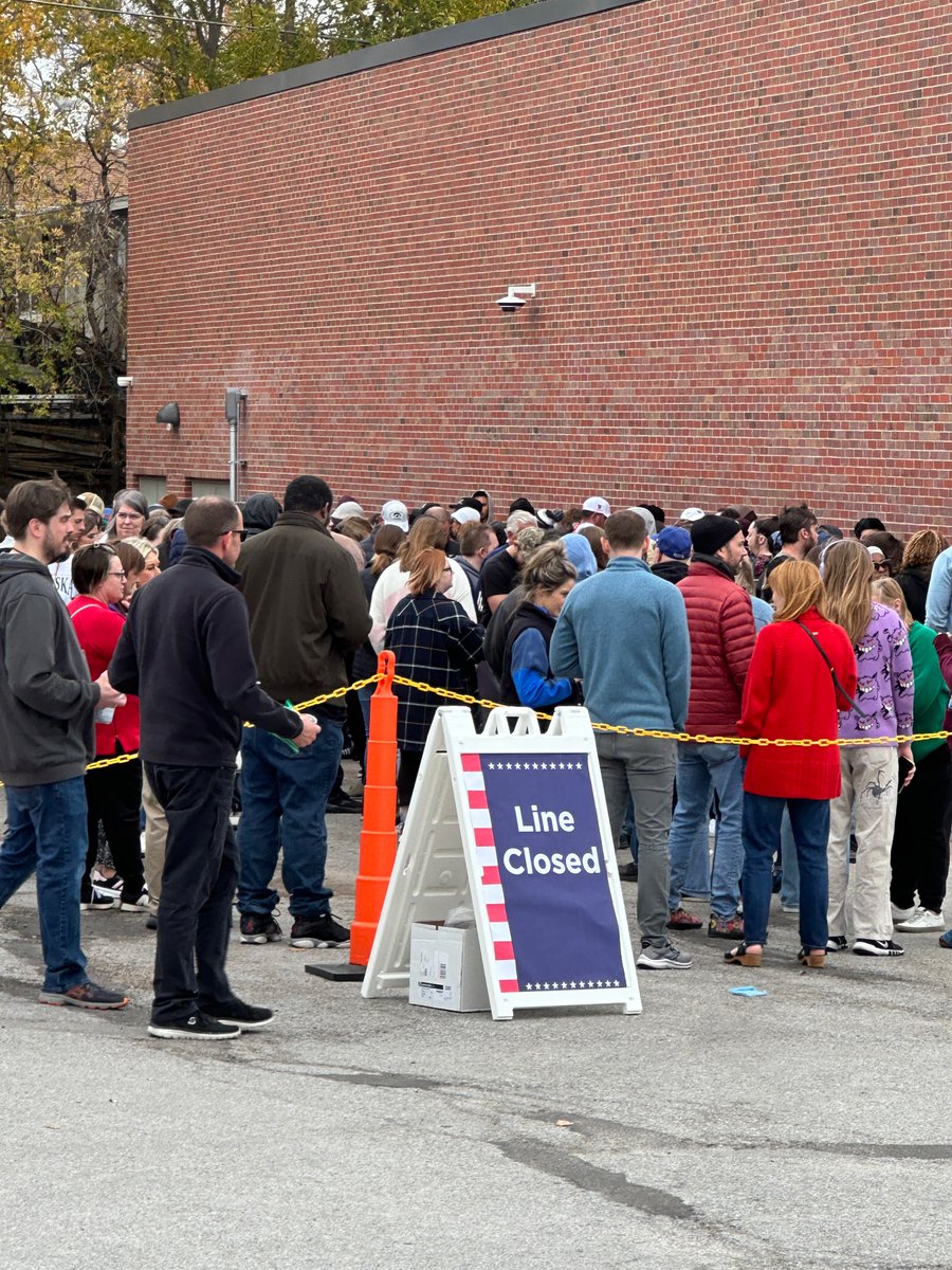 Ashley Spillane (@aspillane) on Twitter photo 3.5 hour line to early vote in Omaha rn 🤯 Reported it to <a href="/PizzaToThePolls/">Pizza to the Polls</a> and they’re on it. If YOU see a long line at any polling place, please report it polls.pizza/report 3.5 hour line to early vote in Omaha rn 🤯 Reported it to <a href="/PizzaToThePolls/">Pizza to the Polls</a> and they’re on it. If YOU see a long line at any polling place, please report it polls.pizza/report