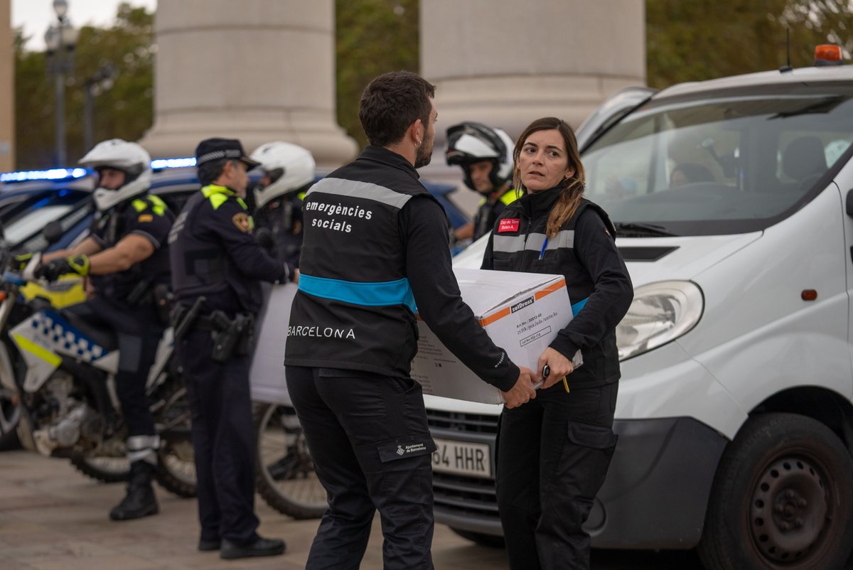 🫶 Nuestro agradecimiento a los ayuntamientos de <a href="/MADRID/">Ayuntamiento Madrid</a>, <a href="/malaga/">Ciudad de Málaga</a>, <a href="/bcn_ajuntament/">Ajuntament de Barcelona</a> y <a href="/zaragoza_es/">AyuntamientoZaragoza</a>, por su inestimable ayuda con vehículos y personal para la recogida de residuos, limpieza de las zonas afectadas, grúas para la retirada de coches, y operativos de <a href="/bomberosvlc/">Bombers Ajuntament València</a>.#DANA