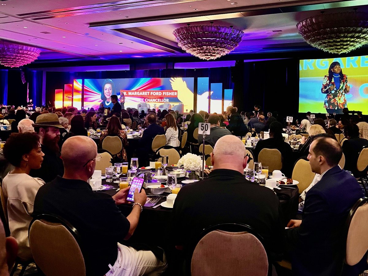 Andrew Van Chau tweet media