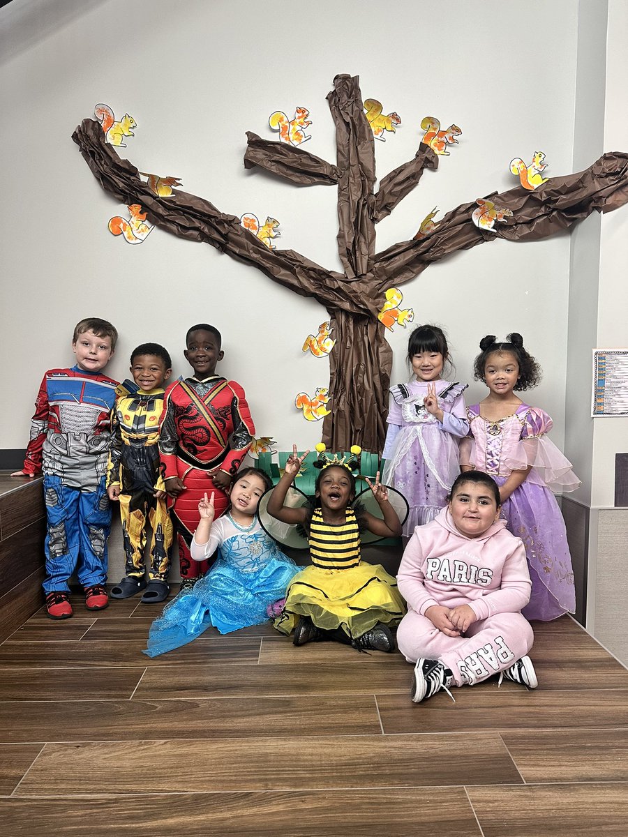 Book character Day <a href="/BrosnahanES/">Brosnahan Elementary</a>! Don’t my kiddos look amazing!! #Brosnahan #bookcharacterday #makinglearningfun #kidsjustwannahavefun