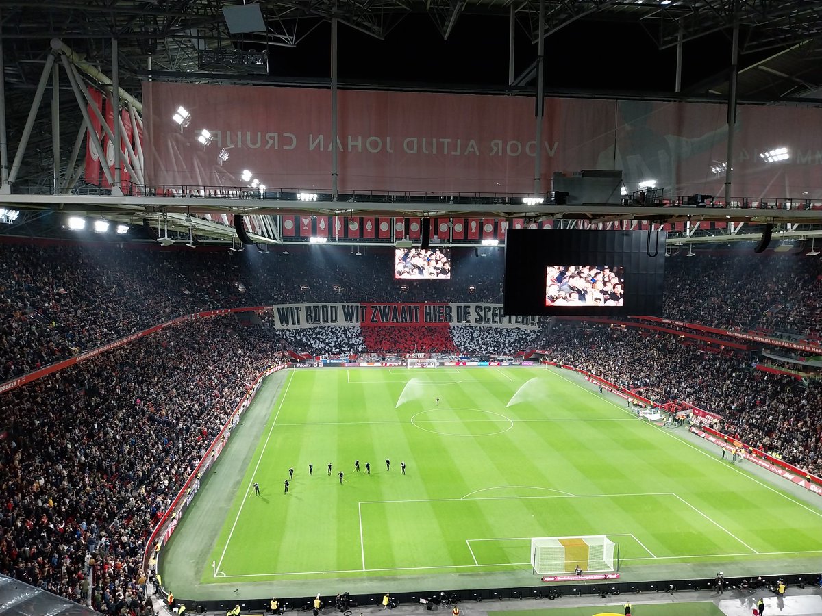 venray13's tweet photo. Van #jajVVV naar #ajapsv.

Fantastische sfeer vandaag maar gek genoeg was t gisteren misschien wel joeksiger.

#allesheejisVVV https://t.co/prHfTHF7tO