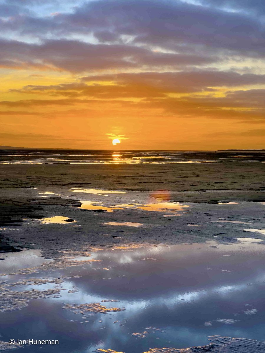 Zonsondergang op de Noordsvaarder “ Orange in Blue “