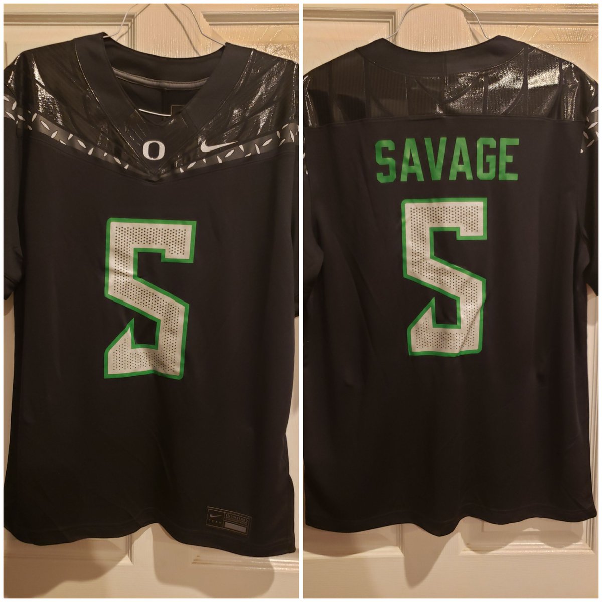 savage_she40811's tweet photo. It's game day! My jersey arrived right on time.
Let's go DucksβΌοΈ
#5AVAGE πͺπΎ https://t.co/eNXk0I4PrM