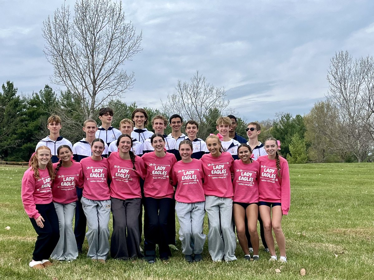 LNEagleXC's tweet image. That going to state TEAM feeling!