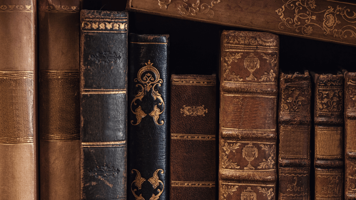 castleloreblog's tweet photo. Best Medieval Fantasy Books Like The Lord of the Rings (CastleLore) 🏰🕰️📜
Article: https://t.co/MIXr1V5ZlN

#fantasybooks #fantasy #LOTR #Tolkien #novels #historylover #Reading  #medievaltimes #middleages #History #book https://t.co/MlLIskZwCf