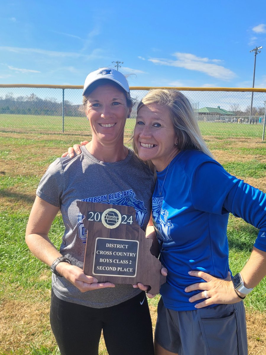 These kids knocked it out of the park today! 2nd place finish for the boys. 3rd place for the girls. Both teams are state bound! Emerson 4th, Ayla 9th, Payton 24th, Ella 33rd, Addy 53rd and Lily 57th. Bryant 5th, Ethan 6th, Braeden 13th, Karter 23rd, Levi 29th, and Matthew 42nd