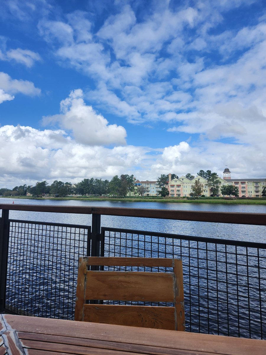 Forrunningoutld's tweet photo. FINALLY eating at Paddlefish after trying forever. My view of Saratoga Springs. Which was the best family vacation we ever had. Florida is always where I've lived my best life. @DisneySprings #Paddlefish #StuffedCrab #bestDisneyLife #WineandDine https://t.co/18GpyZOWC2