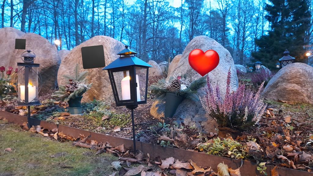 SwedishGamester's tweet photo. Today is #AllaHelgonsDag / #AllSaintsDay / #HalloweenWeekend so mom and I went to the #GraveYard and the #MemorialGrove where dad and my grandparents have their #FinalRestingPlace to light #candles for them. 🕯
Then we went to eat at dad's favorite #restaurant in #TheCity. 😊 https://t.co/2aszWxXxkm