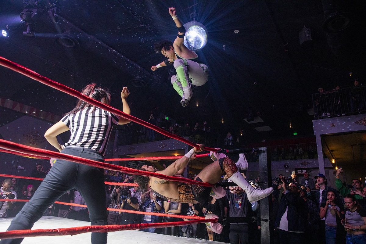 Carl Pocket (@carlpocket) on Twitter photo PHOTOS: Oh yeah. <a href="/WrestlingPW/">WrestlingProWrestling</a> from Friday night (11-1-2024) at <a href="/RegentTheaterLA/">The Regent Theater</a> for <a href="/SpacelandLA/">SPACELAND PRESENTS</a> PHOTOS: Oh yeah. <a href="/WrestlingPW/">WrestlingProWrestling</a> from Friday night (11-1-2024) at <a href="/RegentTheaterLA/">The Regent Theater</a> for <a href="/SpacelandLA/">SPACELAND PRESENTS</a>