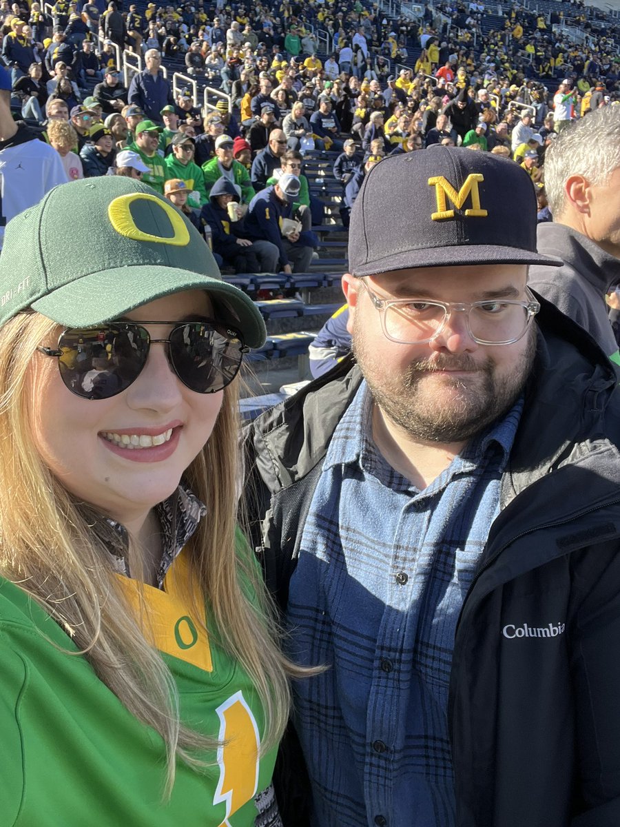 The only game of the year that I don’t root for Michigan #skoducks #yell-o 🐥🐥🐥🦆