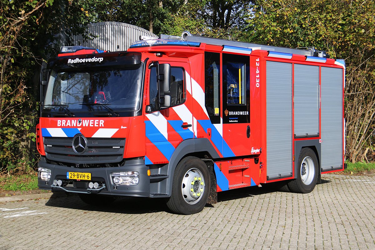 MichaelHuising's tweet image. 2024-11-02 #Brandweer #Badhoevedorp 
2008 DB 12-4101 / 2020 WT 12-4162 &amp;amp; 
2023 TS 12-4130 #IFFS #Ziegler