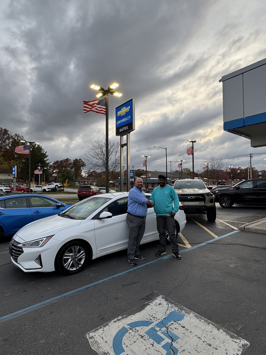 Shoutout to Terrance Jeffries on his new 2020 Hyundai Elantra purchase! 🏁 Thank you for trusting Tony Miller and Gates Chevy World for your vehicle needs! Enjoy Terrance and welcome to the family! #GatesChevyWorld #LifetimeWarranty