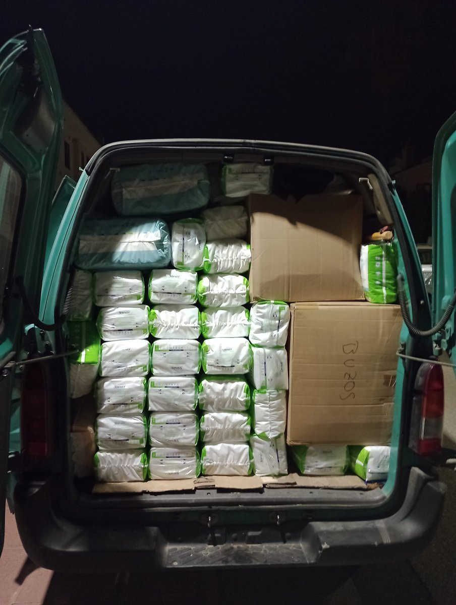 Desde Alfàs del Pi, la militancia del núcleo de Les Marines trasladará mañana por la mañana 720 buzos EPI para uso de las brigadas voluntarias organizadas por el PCPV, así como pañales de adulto para entregar a personas mayores que los necesiten. 
…/…
#Dana #València