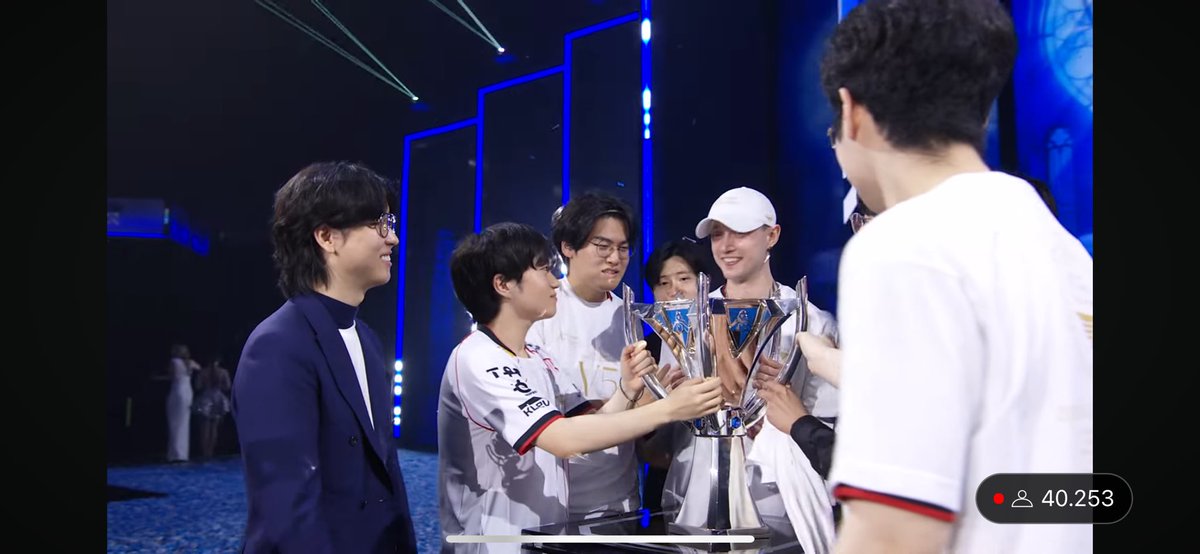 Prince of Persía (@persia_lol) on Twitter photo How to become world Champion as european..
1. Leave Europe
2. join T1
<a href="/RekklesLoL/">Martin Larsson</a> my goat How to become world Champion as european..
1. Leave Europe
2. join T1
<a href="/RekklesLoL/">Martin Larsson</a> my goat