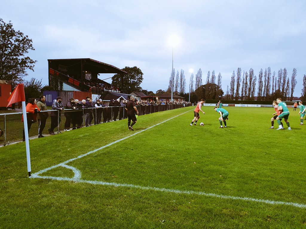 📆 02/11/2024
🕒 15:00
🏟 Cams Alders Stadium
🏆 Wessex Premier
👥 338
⚽️ <a href="/farehamtownfc/">Fareham Town FC</a> 🆚 <a href="/Brock_FC/">Brockenhurst FC</a>
🎟 £8
🥅 3-1
2 great 1st half goals meant Fareham deservedly led h-t. An exchange of goals early 2nd energised Brock but despite mounting pressure couldn't score.
#Groundhopping