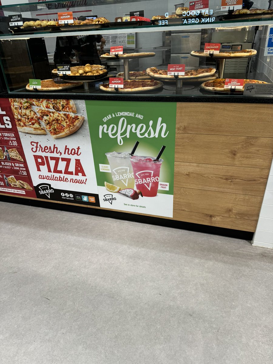Gingertaff's tweet photo. @Sbarro spot the mistake….. https://t.co/NUrXQGf0L2