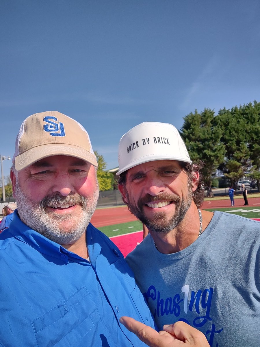 WAlexCampbell's tweet photo. Great catching up with @JoshNiblett today at the @Shorter_FB game! Great seeing old friends!! https://t.co/qWcGdMLOiz