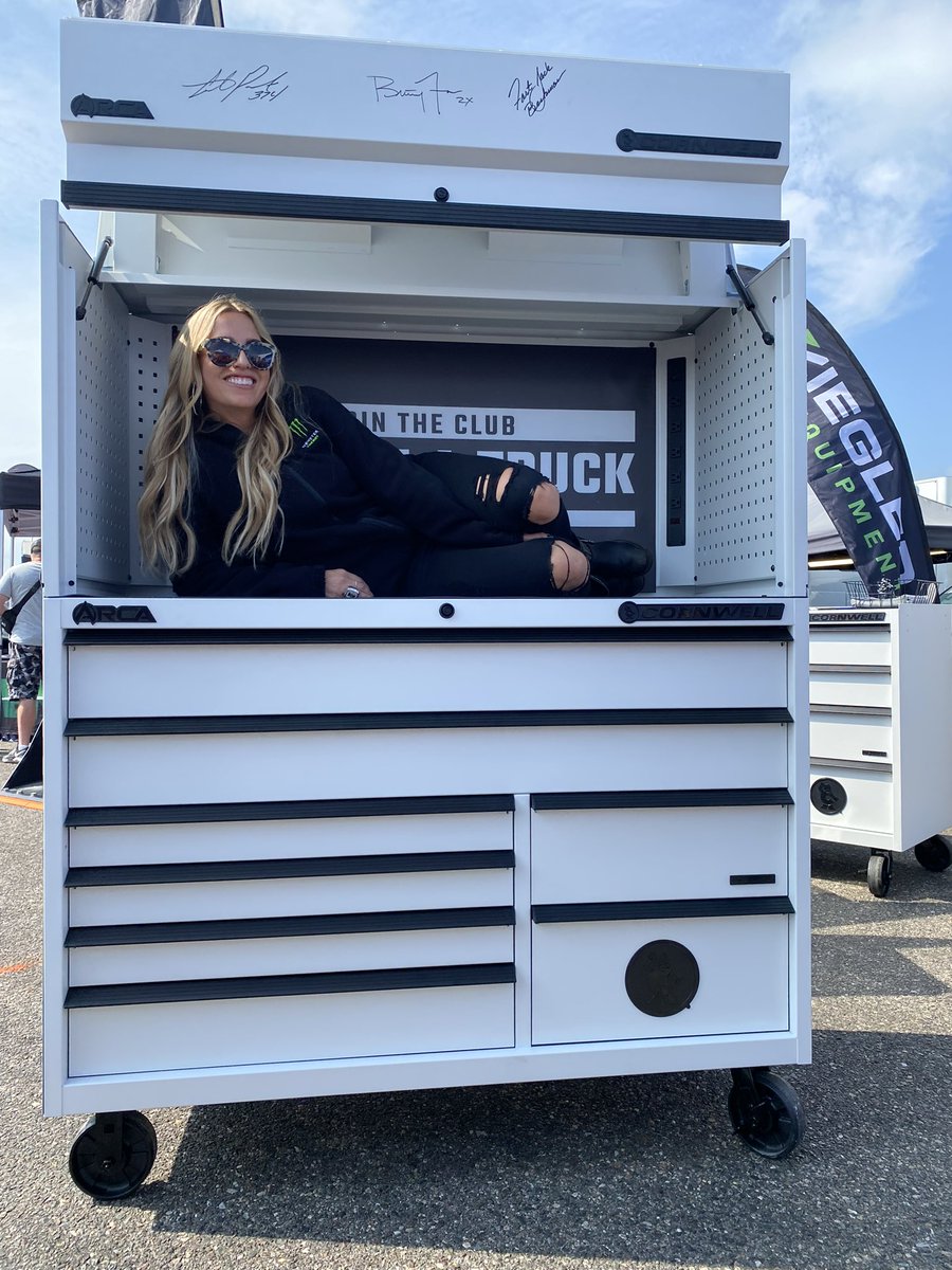 BrittanyForce (@brittanyforce) on Twitter photo Come and get me! 🛠️
The <a href="/CornwellTools/">Cornwell Tools</a> ARCA 57” Cabinet with attached Canopy! It is available in 12 vibrant colors designed to match your business or workspace. Vapor & Valor Green are my favorite!
<a href="/JFR_Racing/">John Force Racing</a> Come and get me! 🛠️
The <a href="/CornwellTools/">Cornwell Tools</a> ARCA 57” Cabinet with attached Canopy! It is available in 12 vibrant colors designed to match your business or workspace. Vapor & Valor Green are my favorite!
<a href="/JFR_Racing/">John Force Racing</a>