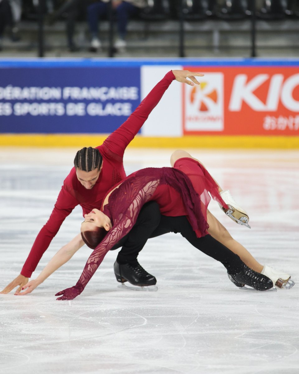ffsportsdeglace's tweet photo. 🥇 Et une seconde médaille d'Or pour la France avec Evgeniia LOPAREVA et Geoffrey BRISSAUD 😍 😍
Crédits Photo FFSG / Antonin Albert
#GPFigureSkating #GPFra #FigureSkating https://t.co/u84h4SAezh
