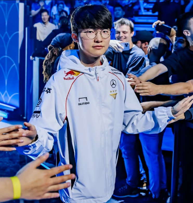 OthouDesu's tweet photo. GANÓ FAKER GANÓ EL LOL GANÓ EL GAMING GANÓ T1 DIOOOOOOOOOOOOOOOOOOOSS https://t.co/BbnCzI3FO2