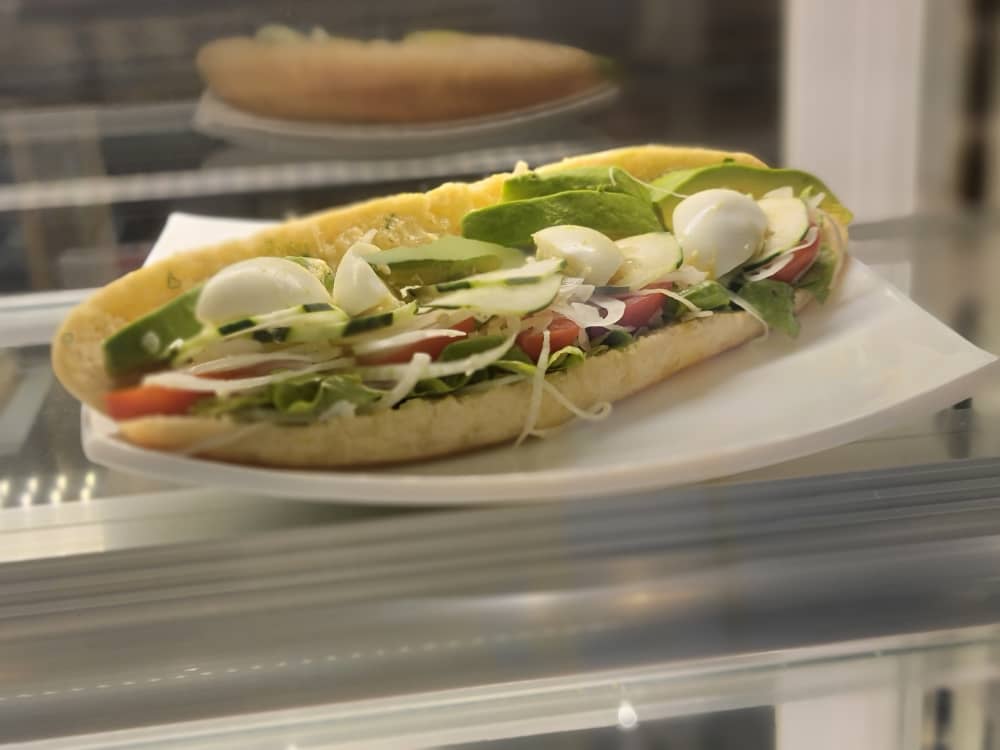 BElyscafe's tweet photo. @Nkunzaria @ngendapatrick @uwamashurwe banguka uno munsi hari vyiza kandi birahari... 

#SANDWICHVEGETARIEN
#VEGANSANDWICH https://t.co/p5lbRzSLnr