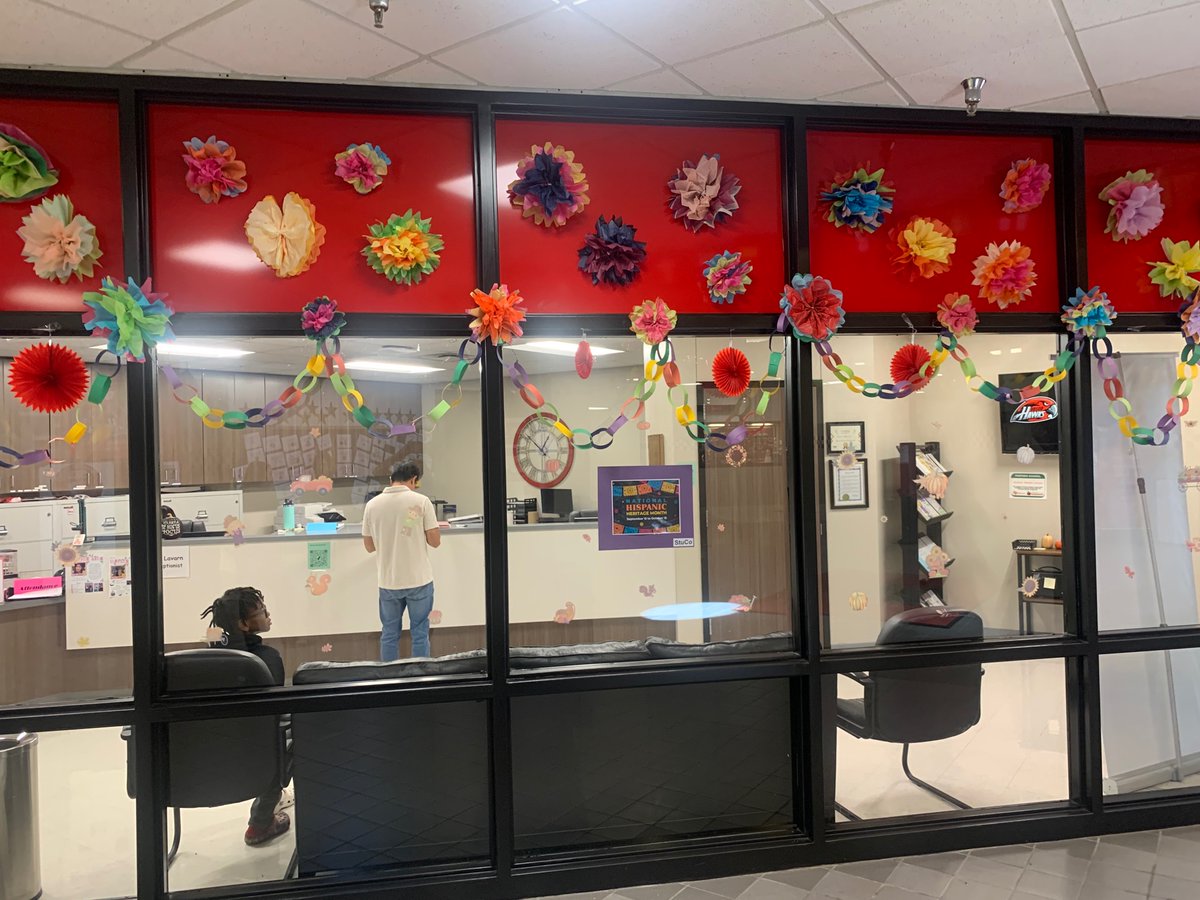 MrsBell00's tweet photo. So proud of these kids! StuCo has been working hard! Volunteering at Sewell, celebrating cultural awareness, and hosting Halloween contests for the student body. So much more to do! https://t.co/KuVG93Agmo