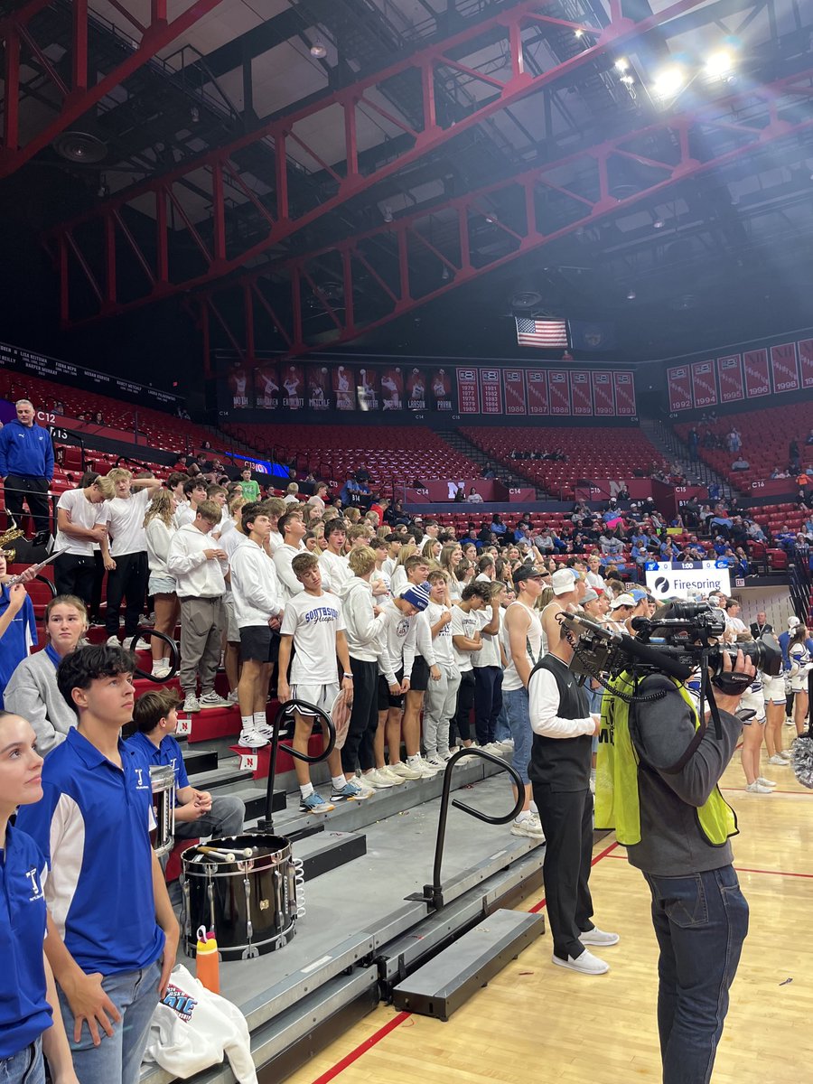 PLS_activities's tweet photo. STATE CHAMPS BABY!!! Special group right here!! #SouthSidePride
#4of6
#EARNED
#HomeGrown
#7in22years
#Unselfish
#PlayForEachOther
#EmbraceTheChoice https://t.co/V2UbDUbLmJ